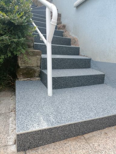 Rénovation escalier en granulats de marbre résine entreprise alsacienne confiance à proximité