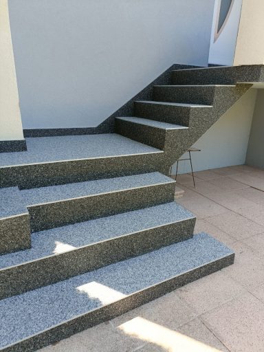 Rénovation escalier extérieur en granulats de marbre entreprise alsacienne