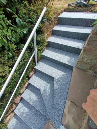 Rénovation escalier en granulats de marbre résine entreprise alsacienne proche de chez moi