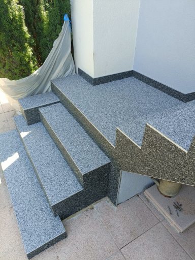 Rénovation escalier extérieur en granulats de marbre entreprise alsacienne