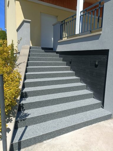 Rénovation escalier extérieur moquette de pierre Colmar