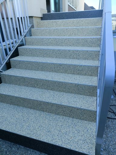 Rénovation escalier en granulats de marbre résine entreprise alsacienne anti dérapant