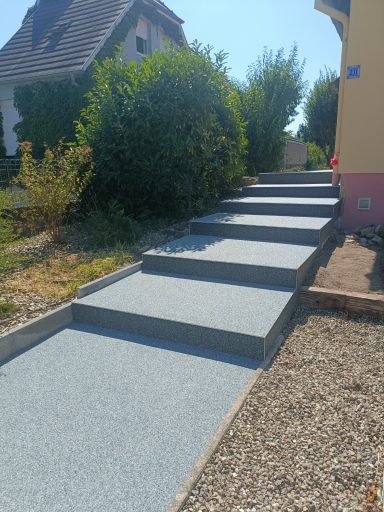 Rénovation escalier en granulats de marbre résine entreprise alsacienne confiance entreprise