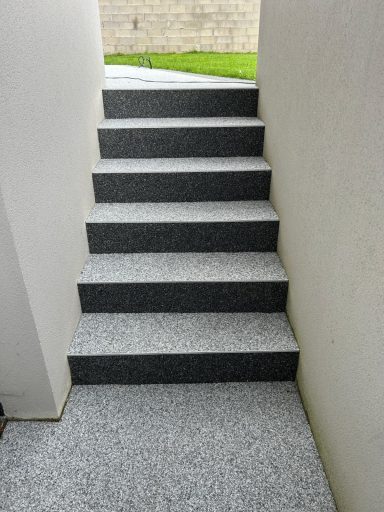 Rénovation escalier extérieur en granulats de marbre entreprise alsacienne